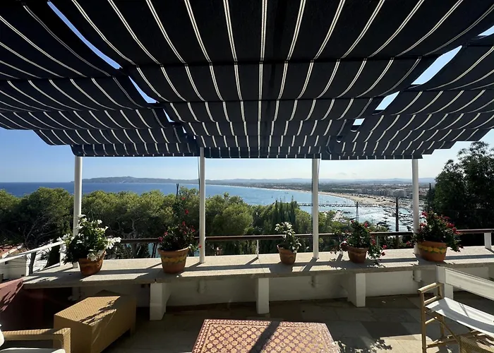 Azure Villa *